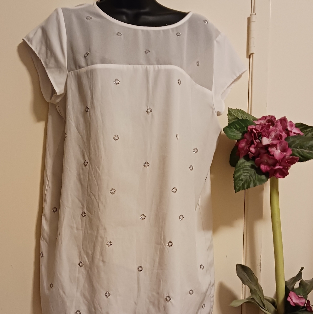 SIMPLY STYLED WHITE TOPBLOUSE SZ LARGE